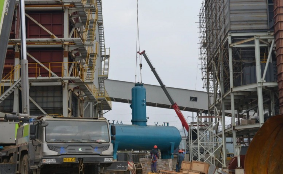 海生玻璃一期二线建设正在进行中